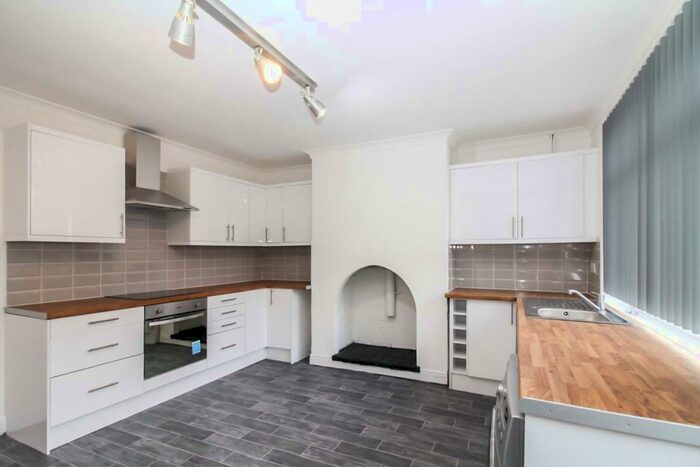 3 Bedroom End Of Terrace House To Rent In Aston Terrace, Bramley, Leeds, LS13