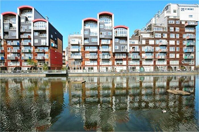 3 Bedroom Flat To Rent In Faraday Lodge, Renaissance Walk, London, SE10