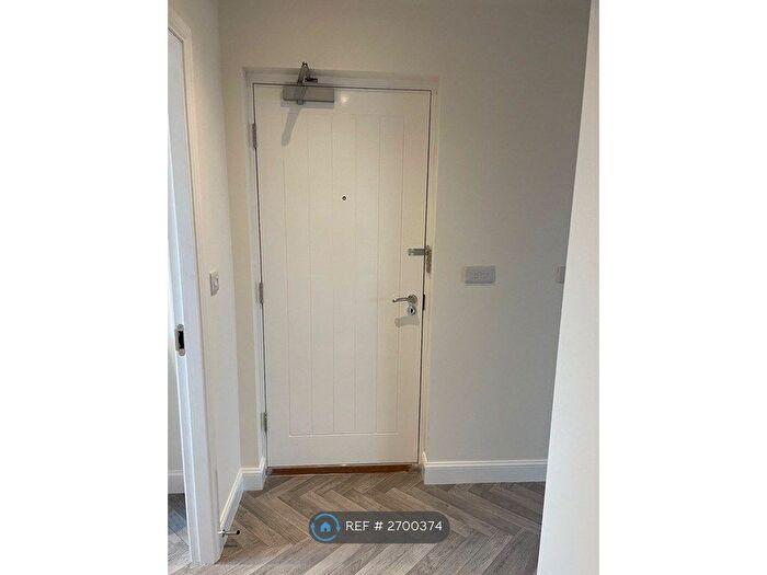1 Bedroom Flat To Rent In Barnsley, Barnsley, S71