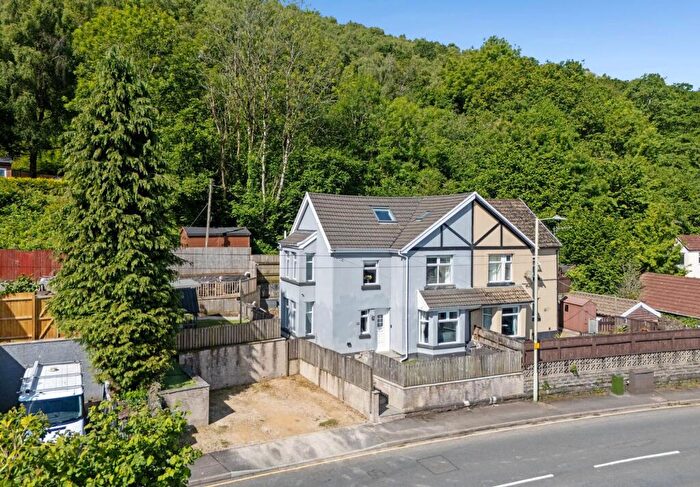 5 Bedroom Semi Detached House For Sale In Llantwit Road, Treforest, CF37