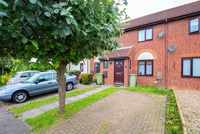 2 Bedroom Detached House To Rent In Burholme, Emerson Valley, Milton Keynes, MK4