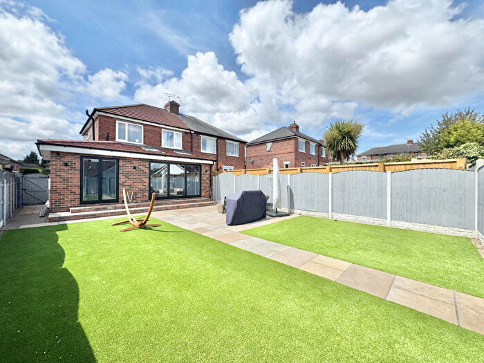 2 Bedroom Semi-Detached House For Sale In The Drive, Swillington, LS26