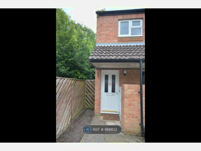 2 Bedroom Maisonette To Rent In Willow Walk, Wantage, OX12