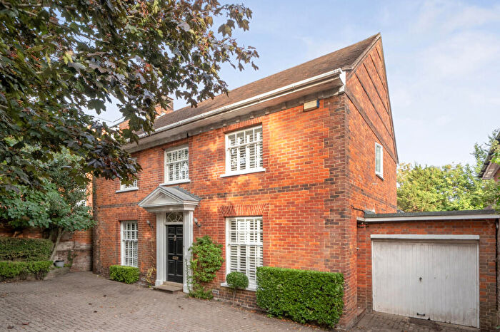 6 Bedroom Detached House For Sale In The Greenway, High Wycombe, Buckinghamshire, HP13