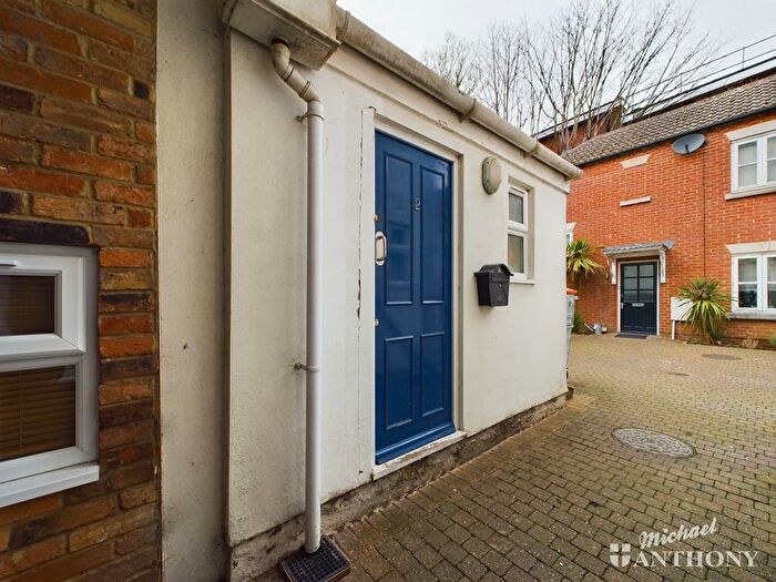 1 Bedroom Maisonette To Rent In Albion Mews, Albion Street, Dunstable, LU6