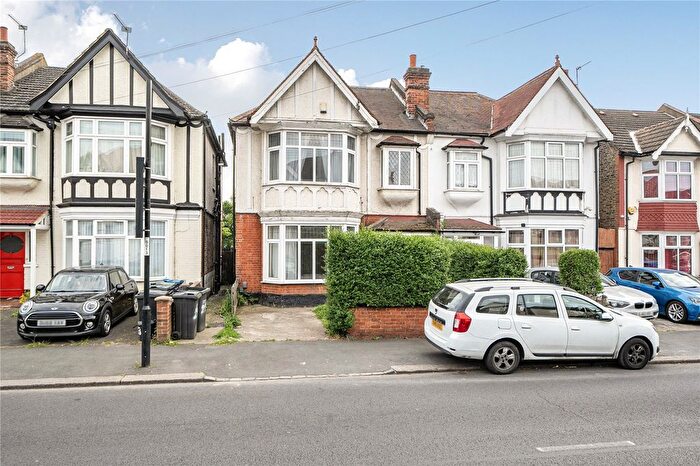 4 Bedroom Semi-Detached House For Sale In Melfort Road, Thornton Heath, CR7