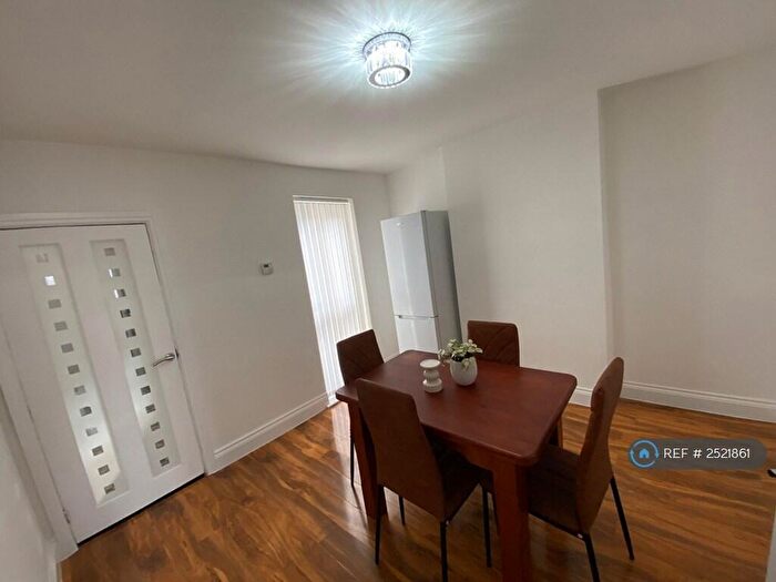 2 Bedroom End Of Terrace House To Rent In Highgrove Terrace, Reading, RG1