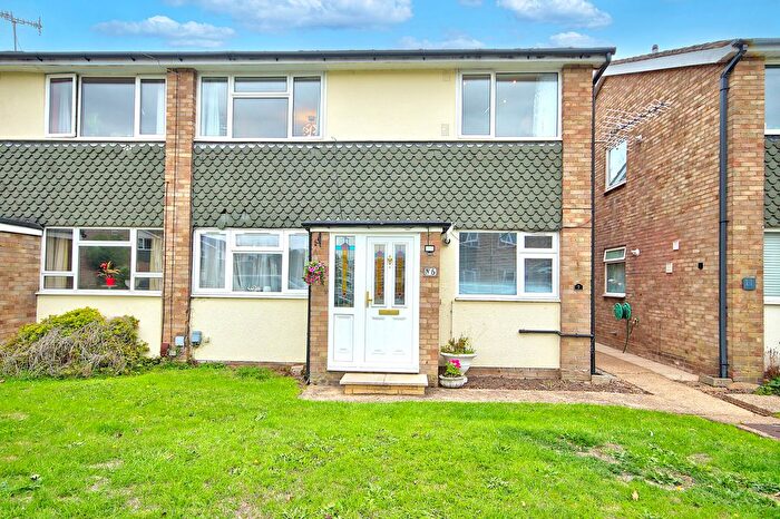 2 Bedroom Maisonette For Sale In The Beeches, Park Street, AL2
