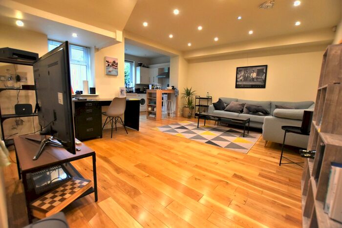 1 Bedroom Flat To Rent In Oakley Road, London, N1