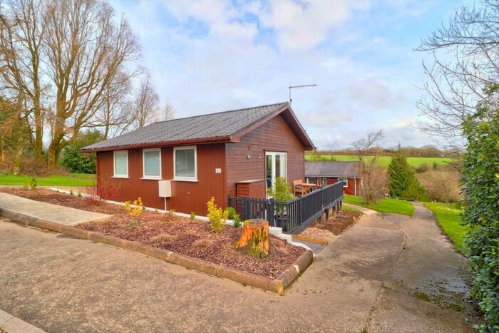 2 Bedroom Chalet For Sale In Woolsery, EX39