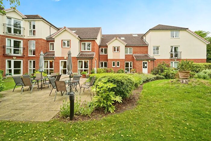 1 Bedroom Apartment For Sale In Calverley Court, Ewell, KT19