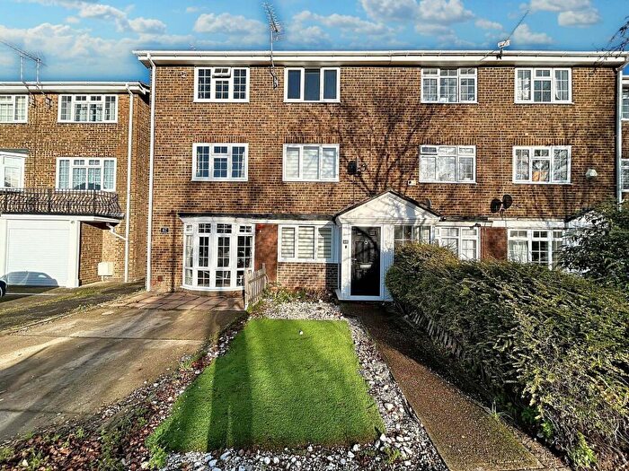 4 Bedroom Terraced House To Rent In Tilbury Road, Rainham, ME8