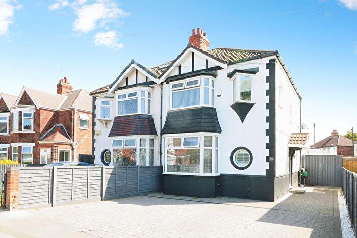 3 Bedroom Semi-Detached House For Sale In Belgrave Drive, Hull, HU4