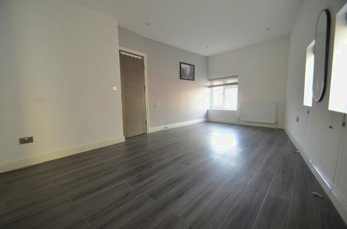 2 Bedroom Flat To Rent In Station Approach, Ashford, TW15