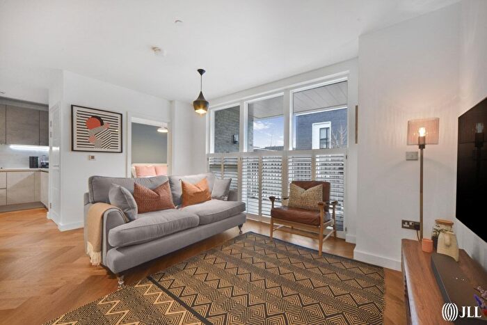 3 Bedroom Flat For Sale In Triathlon Point, Madison Way, London, E20