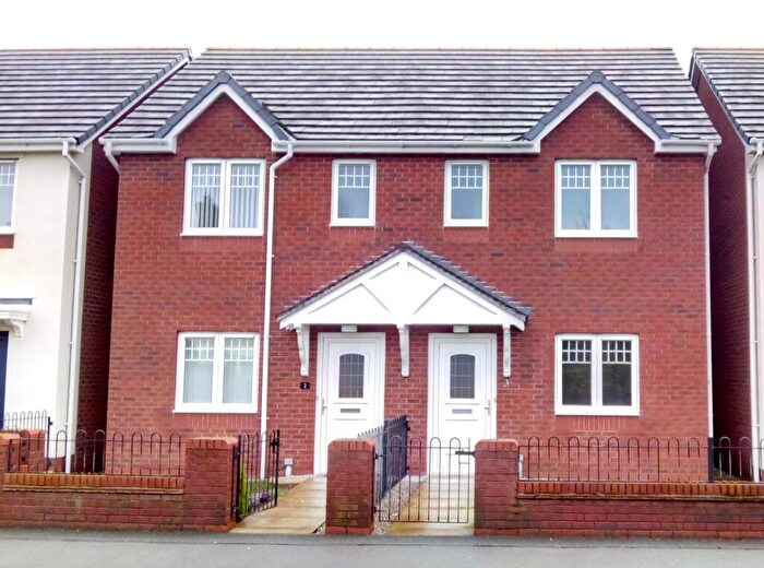 2 Bedroom House To Rent In Kings Court, Broughton., CH4