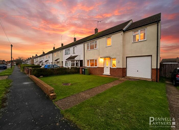 4 Bedroom End Of Terrace House For Sale In St George Avenue, Peterborough, PE2