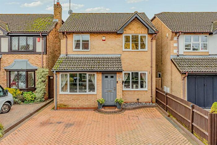 4 Bedroom Detached House For Sale In Carvers Croft, Woolmer Green, SG3