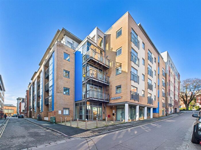 1 Bedroom Flat For Sale In Kings Quarter Apartments, King Square Avenue, Bristol, BS2