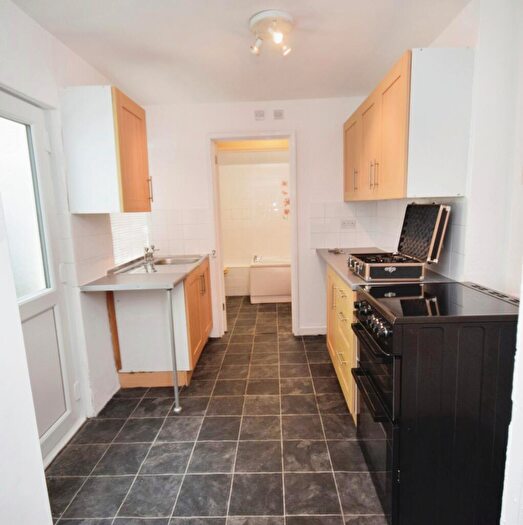 1 Bedroom Flat To Rent In Summerland Street, Barnstaple, EX32