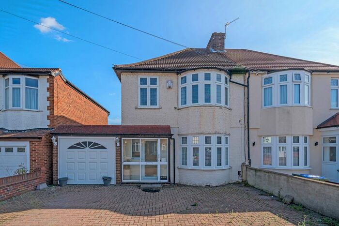 3 Bedroom Semi-Detached House To Rent In Faraday Road, Welling, DA16