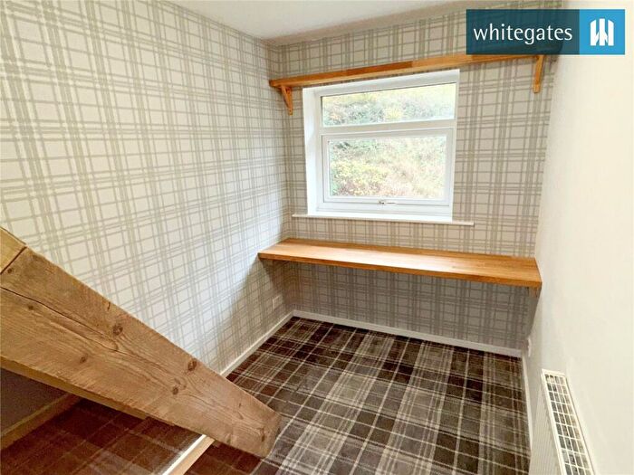 3 Bedroom End Of Terrace House For Sale In Hebble Vale Drive, Wheatley, Halifax, HX2