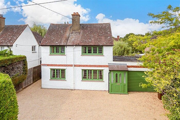 4 Bedroom Detached House For Sale In Elmbridge Road, Cranleigh, Surrey, GU6