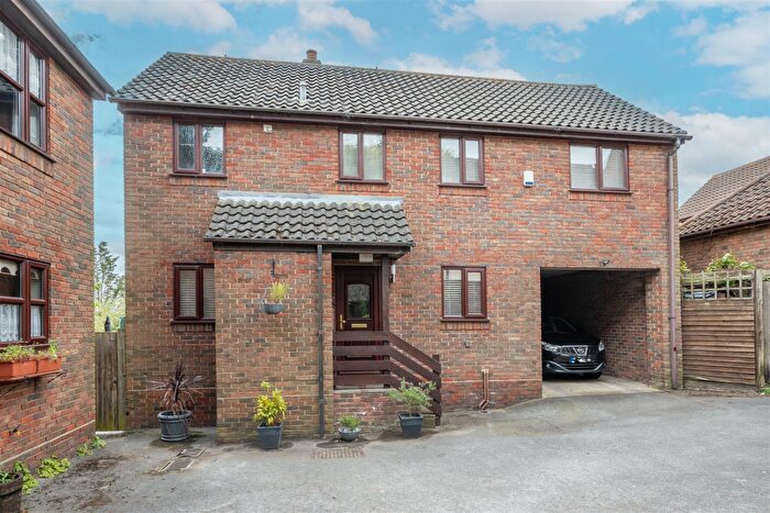 3 Bedroom Detached House For Sale In Burntwood, Brentwood, CM14