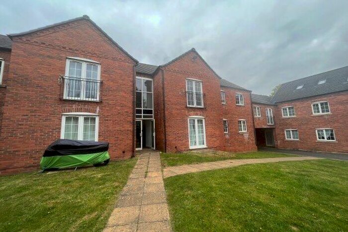 1 Bedroom Flat To Rent In The Grange, Redditch, B98