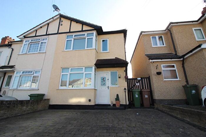 2 Bedroom End Of Terrace House For Sale In Conrad Drive, Worcester Park, KT4
