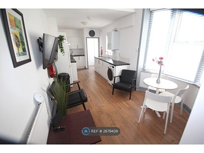 5 Bedroom Terraced House To Rent In Jessie Road, Southsea, PO4