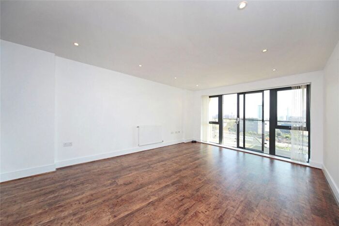 2 Bedroom Flat To Rent In Osiers Road, Wandsworth, SW18