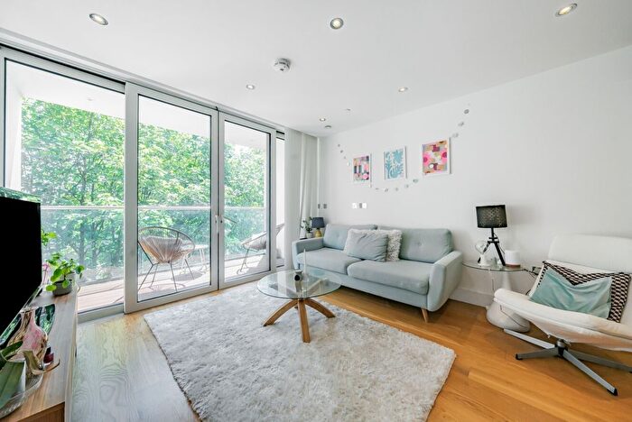 2 Bedroom Flat To Rent In Stamford Square, Putney, London, SW15