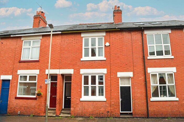 4 Bedroom Terraced House For Sale In Lytham Road, Clarendon Park, Leicester, LE2