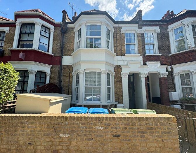 2 Bedroom Flat To Rent In John Ruskin Street, Camberwell, London, SE5