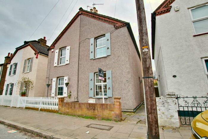 2 Bedroom Semi-Detached House To Rent In Recreation Road, Shortlands, Bromley, BR2