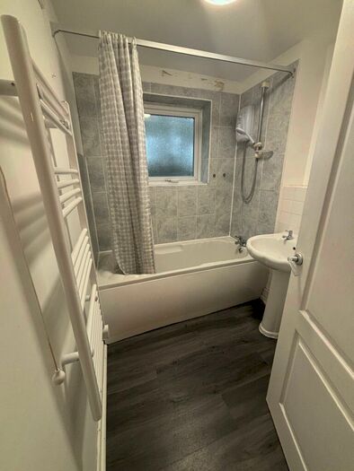 2 Bedroom Flat To Rent In Kyoto Court, PO21