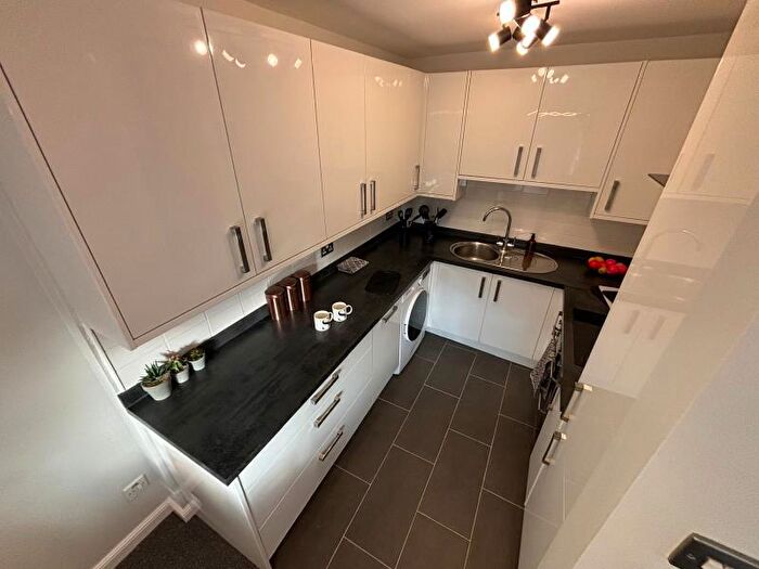 2 Bedroom Apartment To Rent In Langton's Wharf, LS2