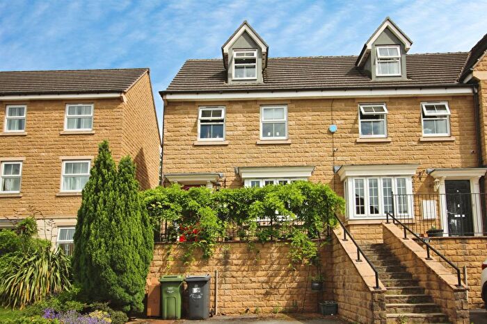 3 Bedroom Semi-Detached House For Sale In Jilling Gardens, Dewsbury, WF12