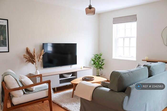2 Bedroom Flat To Rent In Bridge Street, Oxford, OX2