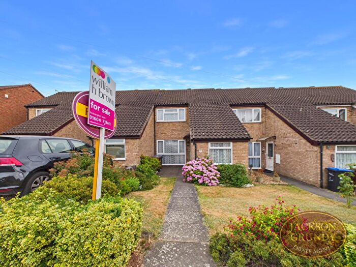 3 Bedroom Terraced House For Sale In Kealdale Road, Northampton, NN3