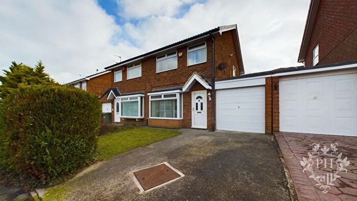 3 Bedroom Semi-Detached House For Sale In Huntersgate, Middlesbrough, TS6