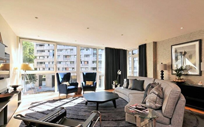 3 Bedroom Flat To Rent In Hepworth Court, Grosvenor Waterside, Gatliff Road, Sloane Square, SW1W