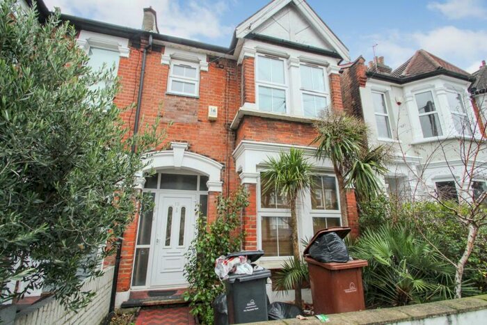2 Bedroom Flat To Rent In Norlington Road, London, Greater London, E11