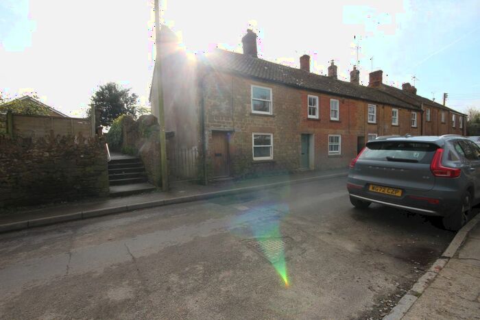 2 Bedroom Cottage To Rent In Palmer Street, South Petherton, TA13