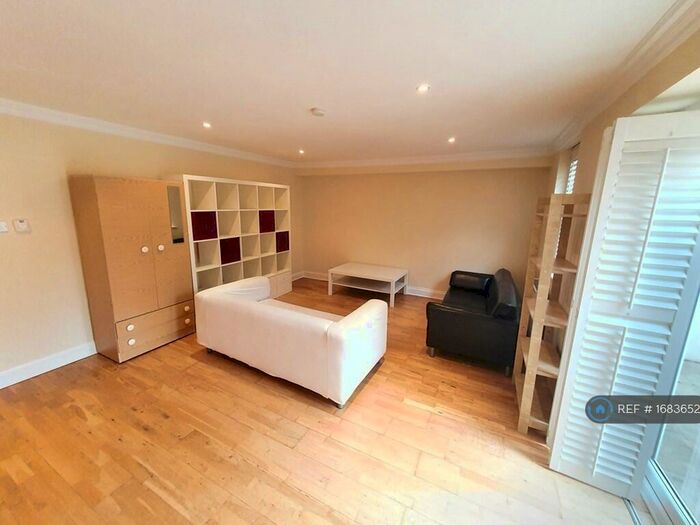 2 Bedroom Maisonette To Rent In Fontenoy Road, London, SW12