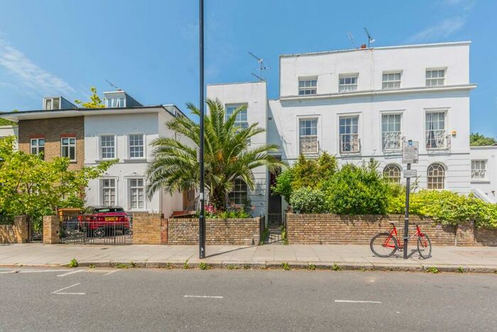 3 Bedroom Maisonette To Rent In Tollington Park, Tollington Park, London, N4