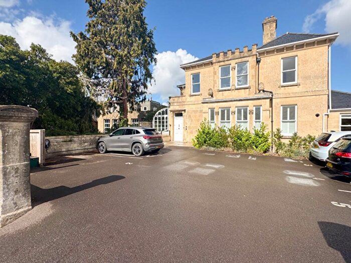 2 Bedroom Apartment For Sale In Upper Oldfield Park, Bath, BA2