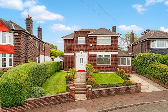 3 Bedroom Detached House For Sale In Old Hall Road, Whitefield, M45