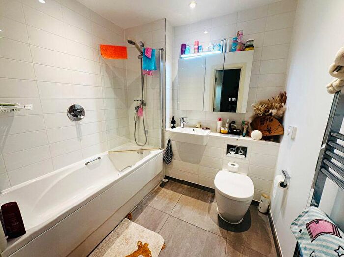 1 Bedroom Apartment For Sale In Capitol Way, London, NW9